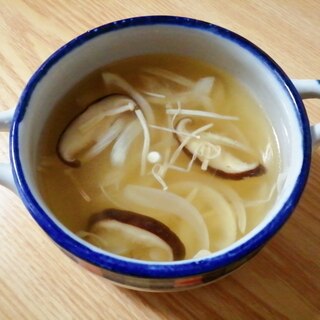 玉ねぎと椎茸とえのきのスープ